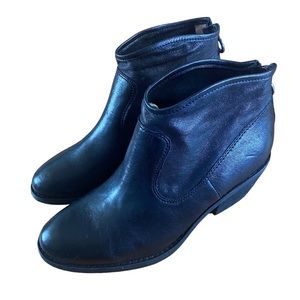 Sofft Aisley Ankle Boot size 9